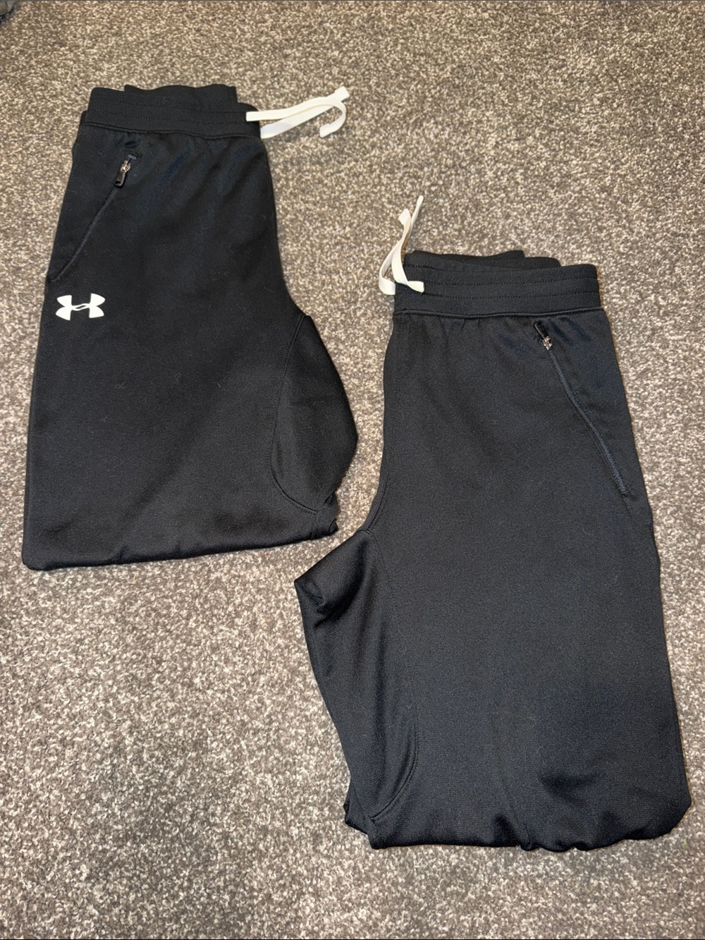 Under Armour Boys Black Joggers size XL